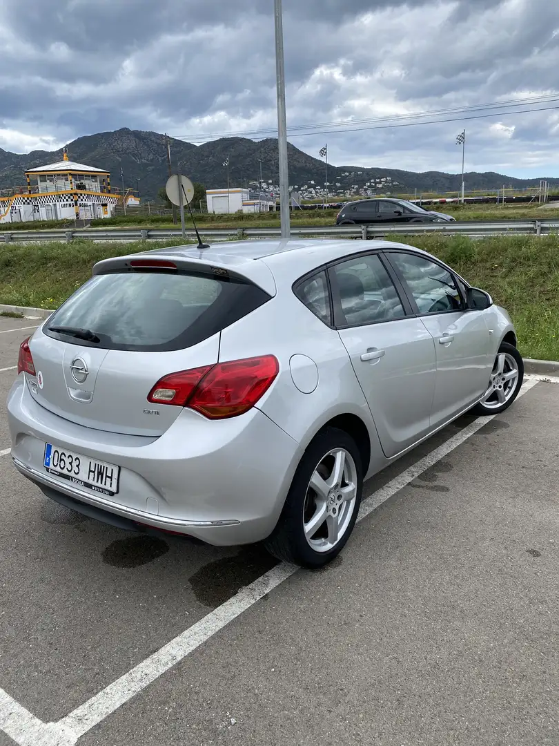 Opel Astra - 2