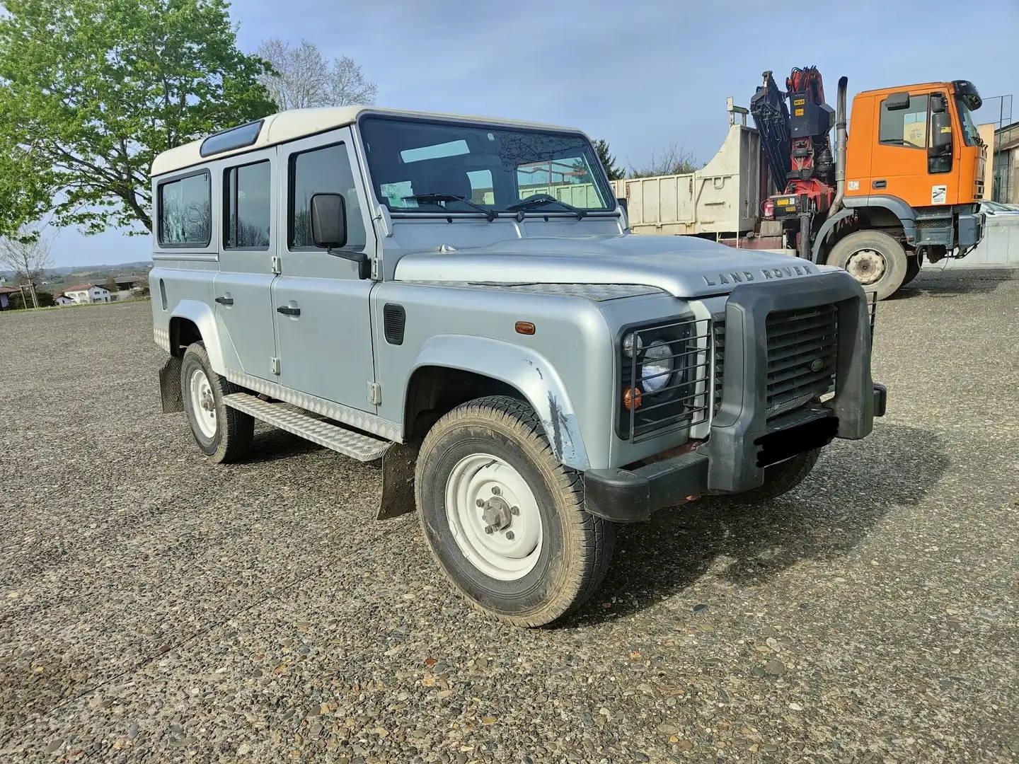 Land Rover Defender 110 SW SE Gris - 2