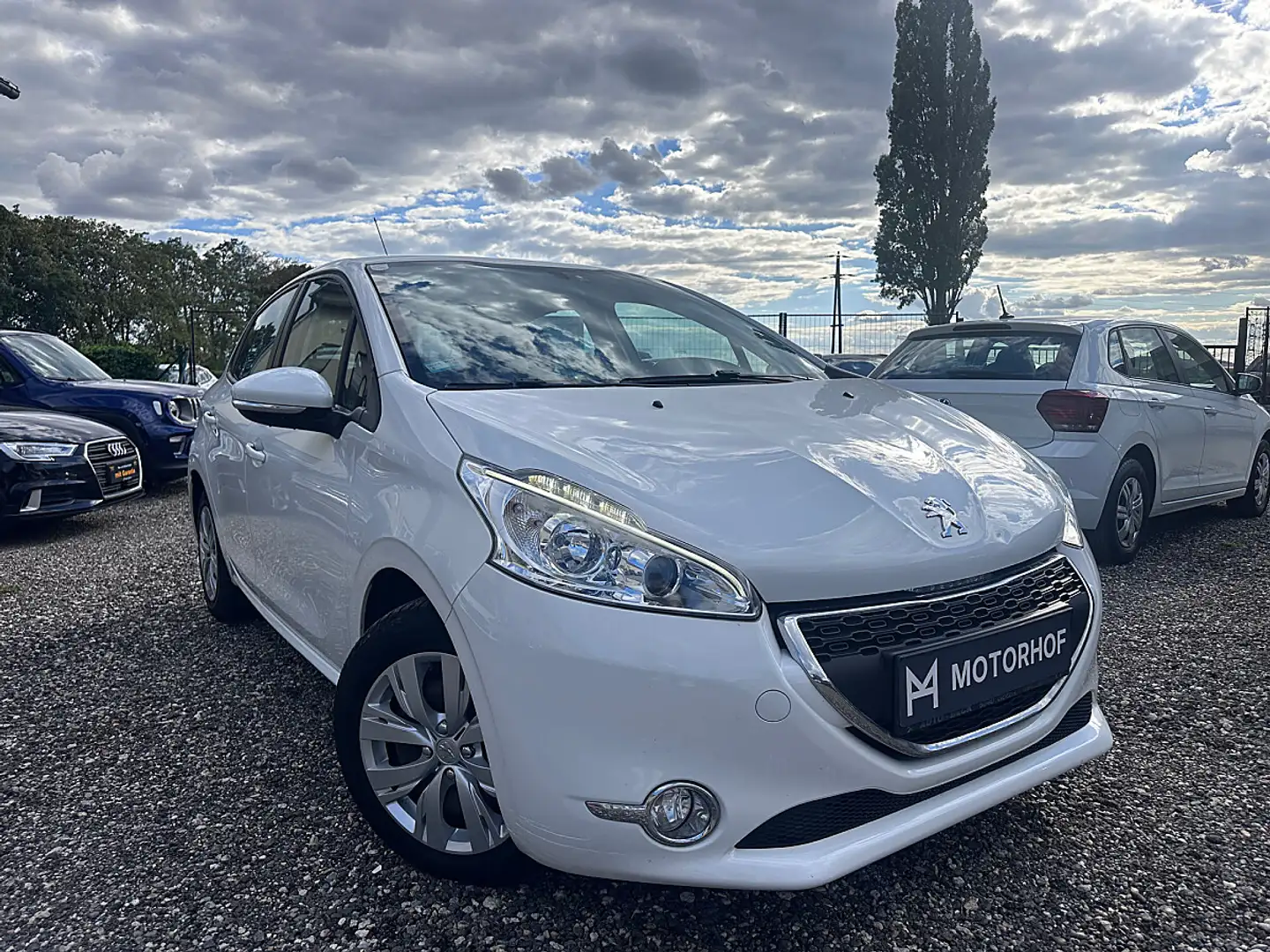 Peugeot 208 Active 1,2 VTi - Klima - Touchscreen - PDC - Te... Weiß - 1