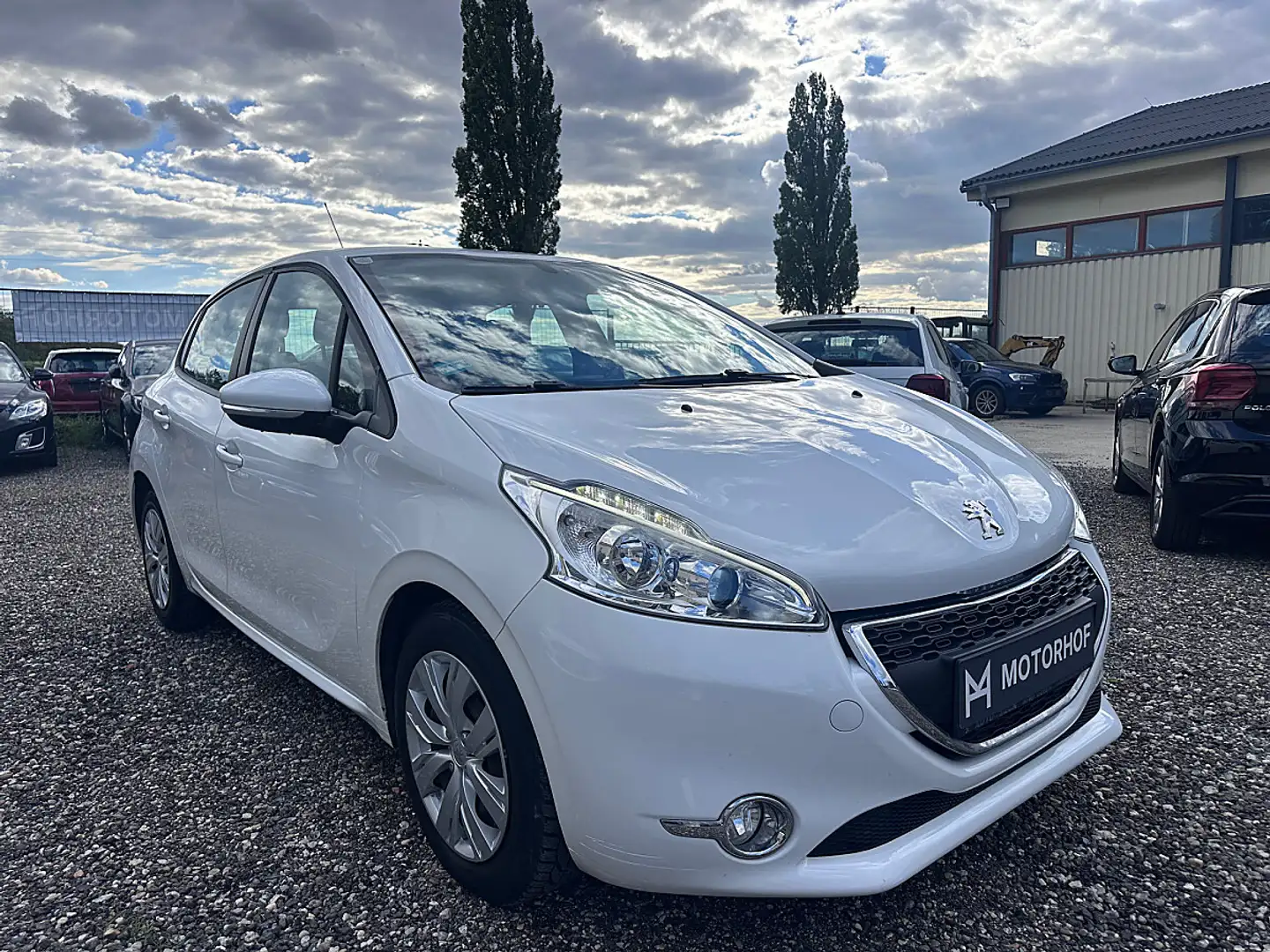 Peugeot 208 Active 1,2 VTi - Klima - Touchscreen - PDC - Te... Weiß - 2