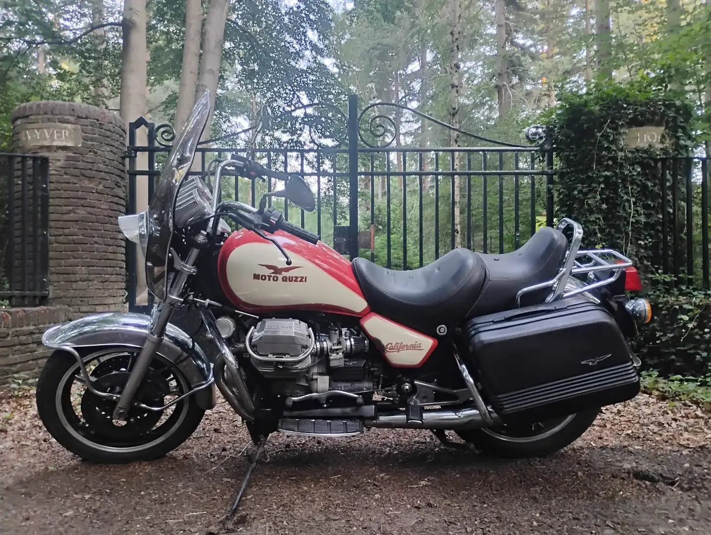 Moto Guzzi California 1000 Rouge - 1