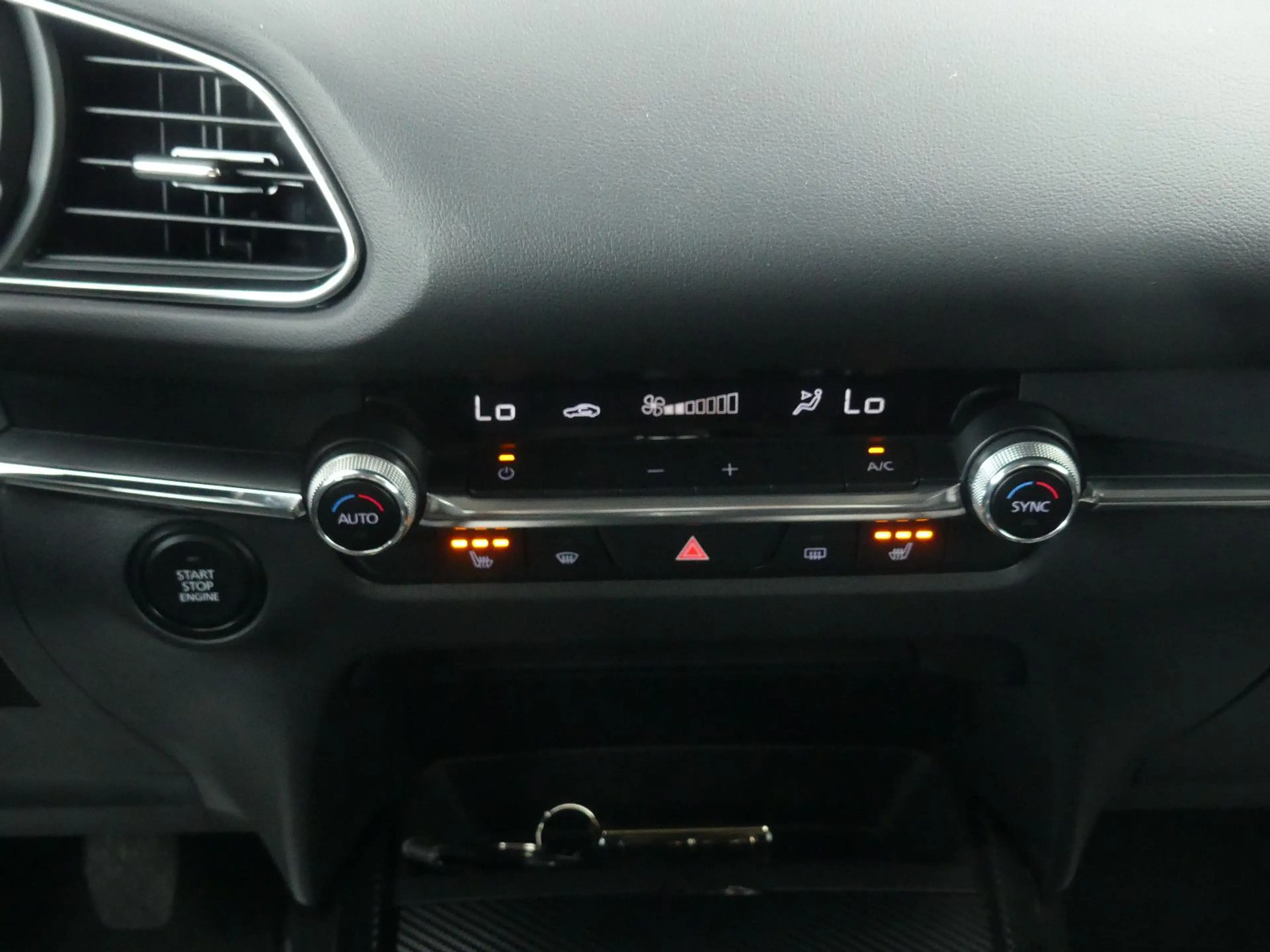 Mazda CX-3 0 Homura LED ACC KAM HUD DAB Carplay 1e Hand — photo 14