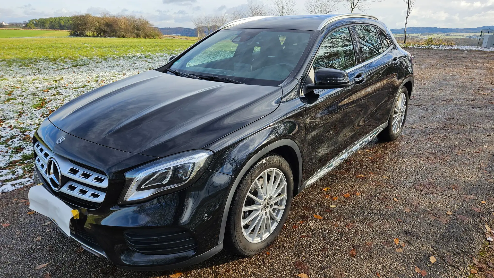 Mercedes-Benz GLA 220 GLA 220 4Matic 7G-DCT AMG Line Schwarz - 1