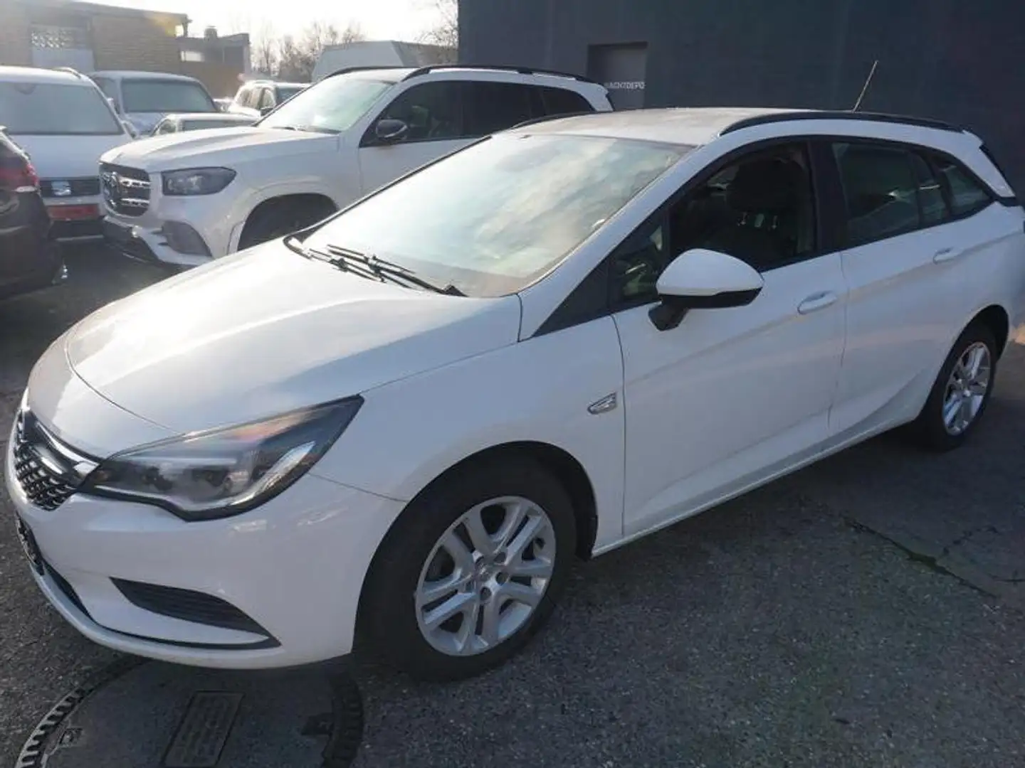 Opel Astra Business Start/Stop Bílá - 1