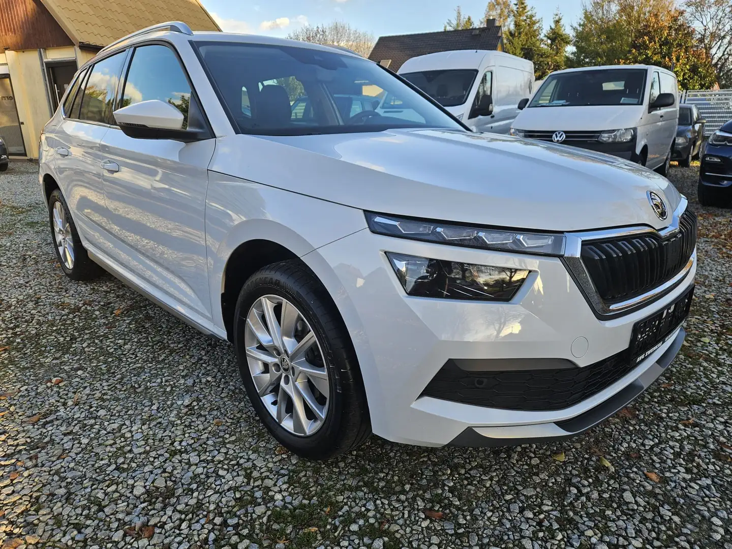 Skoda Kamiq Style beh.Lenkrad / Anhängerkupplung Weiß - 2