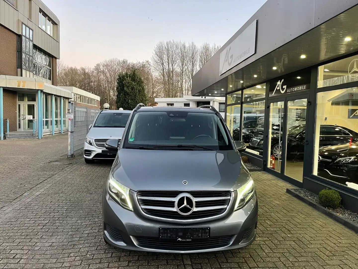 Mercedes-Benz V 250 CDI*Lang*EDITION*4MATIC*Liegepaket*LED*AHK Gris - 2