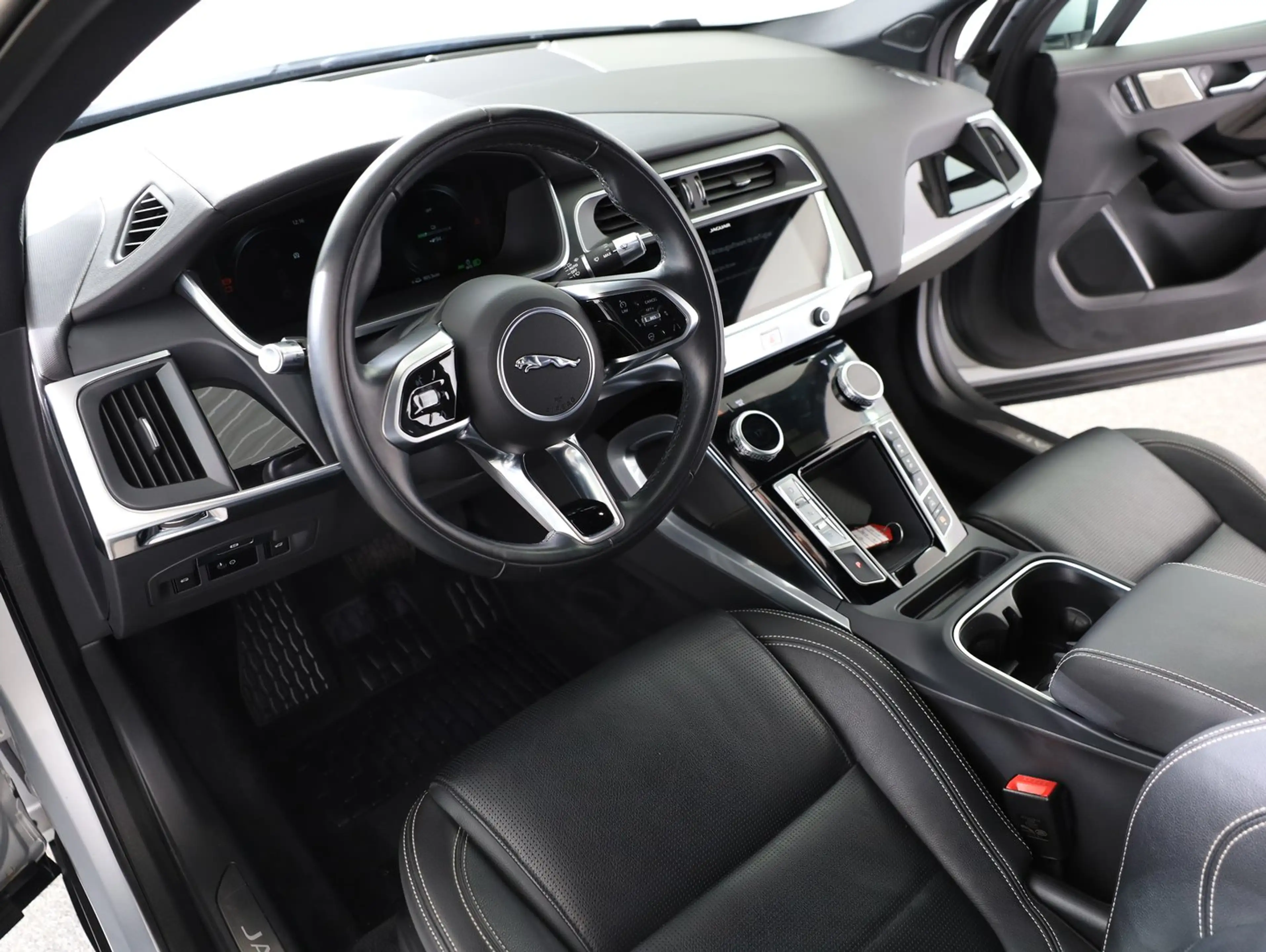 Jaguar I-Pace SE EV400 90kWh AWD — photo 9