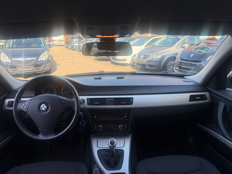 BMW 318 i*MFL*1 HAND*NUR 94TKM*PDC*SHZ*** — photo 13