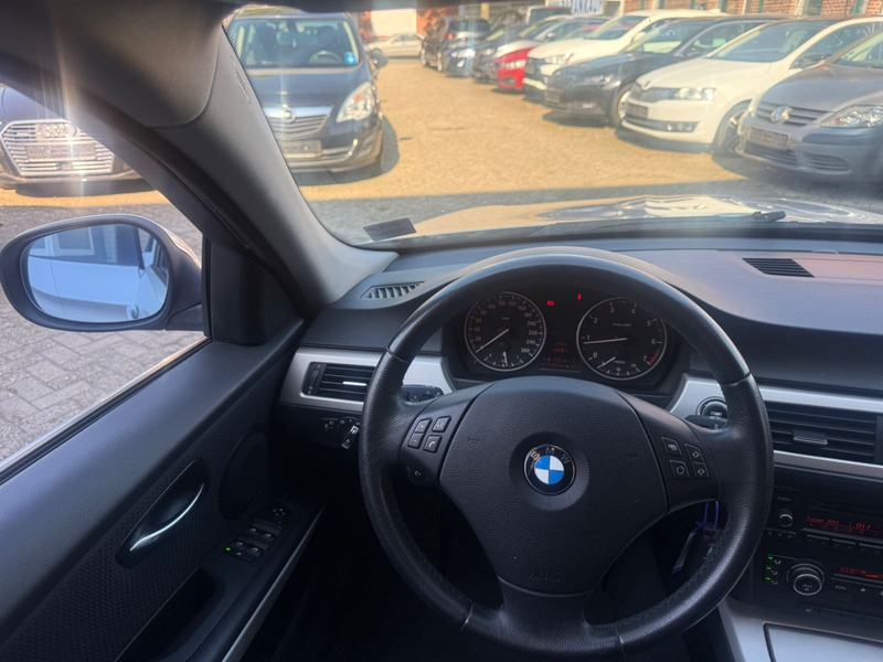 BMW 318 i*MFL*1 HAND*NUR 94TKM*PDC*SHZ*** — photo 14
