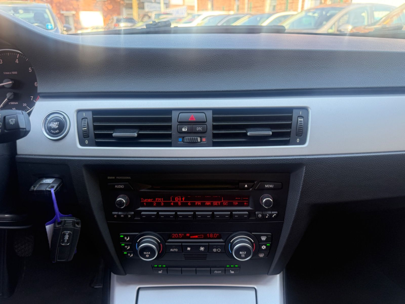 BMW 318 i*MFL*1 HAND*NUR 94TKM*PDC*SHZ*** — photo 15