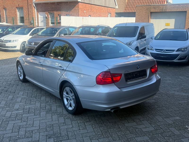 BMW 318 i*MFL*1 HAND*NUR 94TKM*PDC*SHZ*** — photo 5