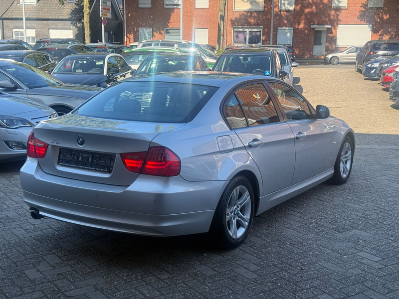 BMW 318 i*MFL*1 HAND*NUR 94TKM*PDC*SHZ*** — photo 3