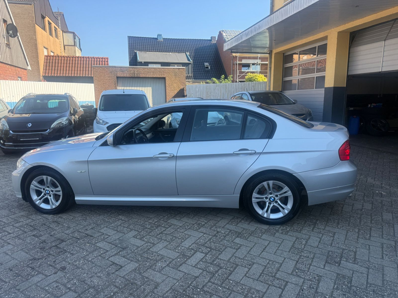 BMW 318 i*MFL*1 HAND*NUR 94TKM*PDC*SHZ*** — photo 6