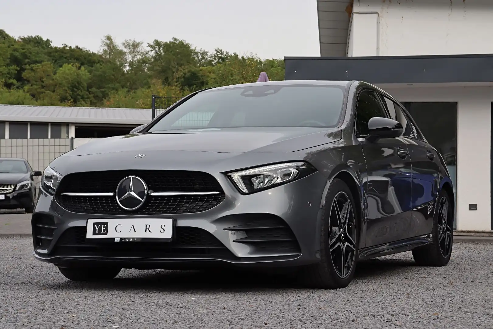 Mercedes-Benz A 200 Edition 2020 *RFK*CAR-PLAY*AMBIENTE*MBUX* Gris - 1