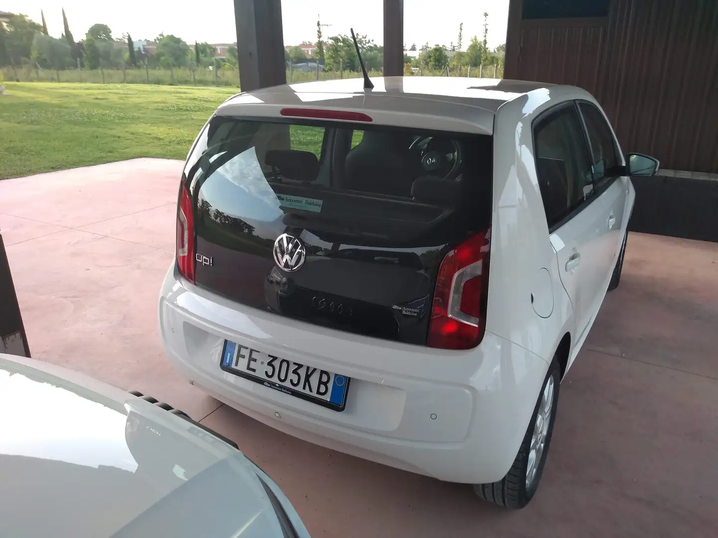Volkswagen up! up! 2012 5p 1.0 Club 60cv asg E6 Wit - 2