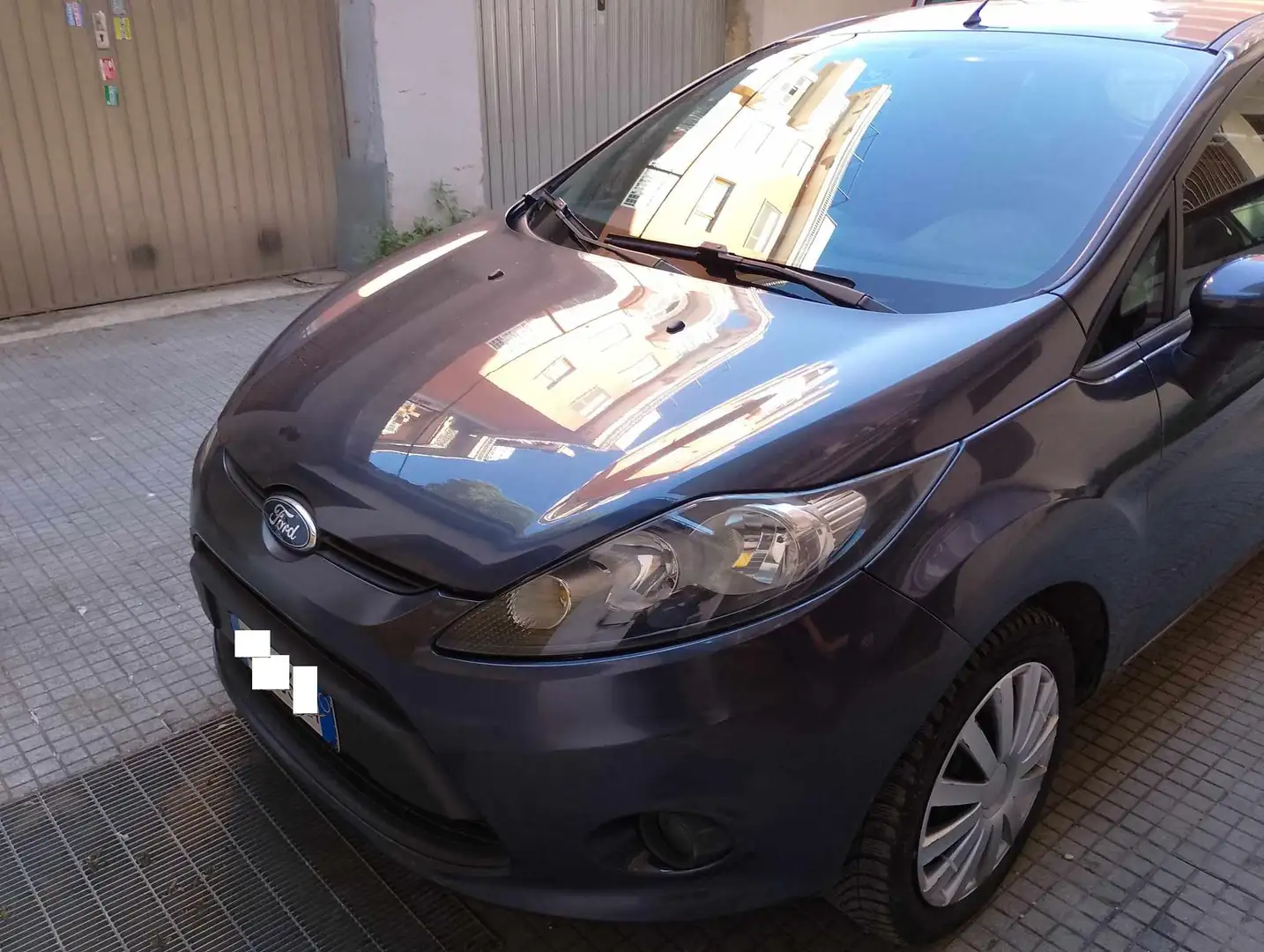 Ford Fiesta benzina 5 porte Marrone - 1