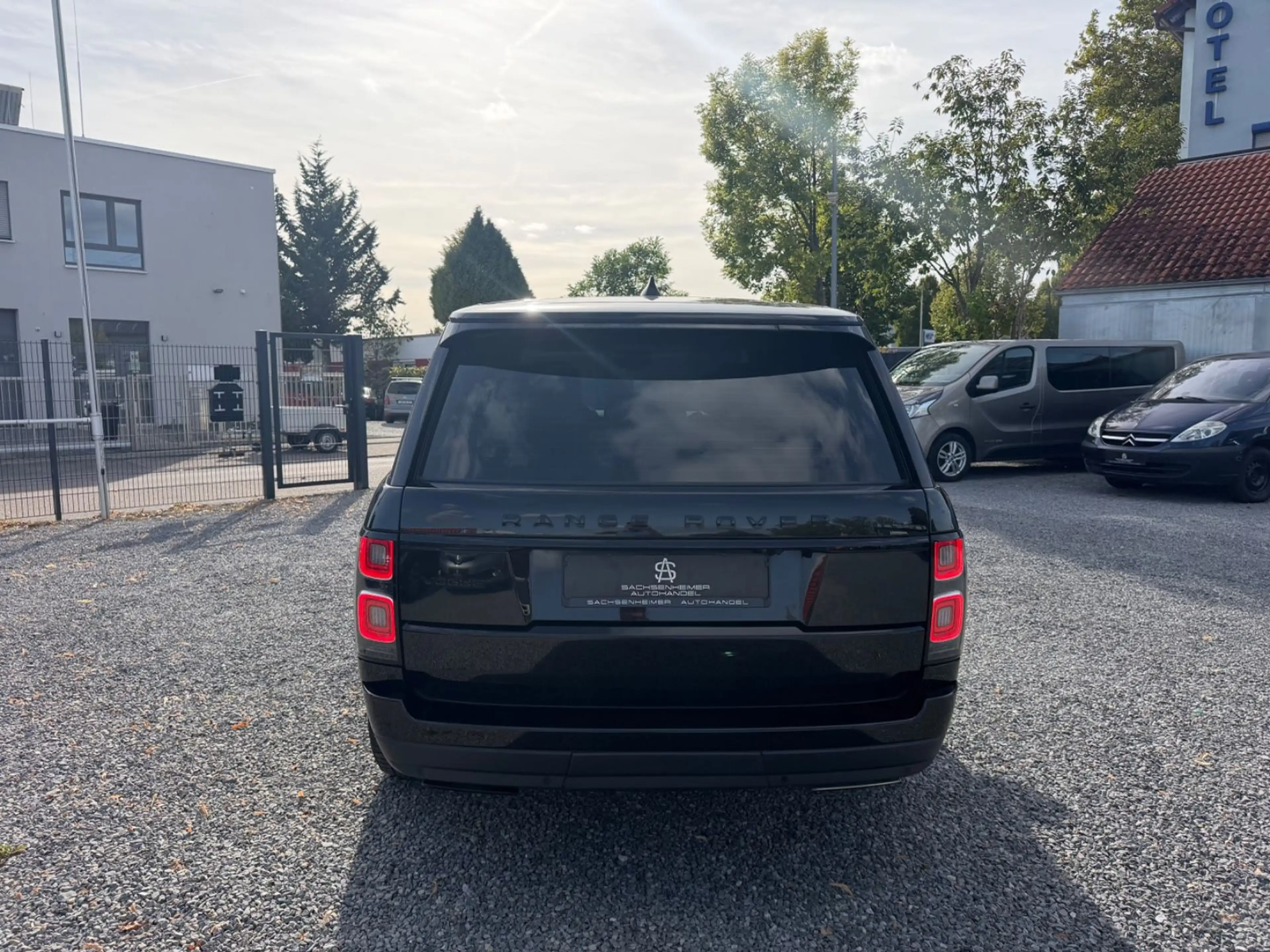 Land Rover Range Rover Vogue — photo 6