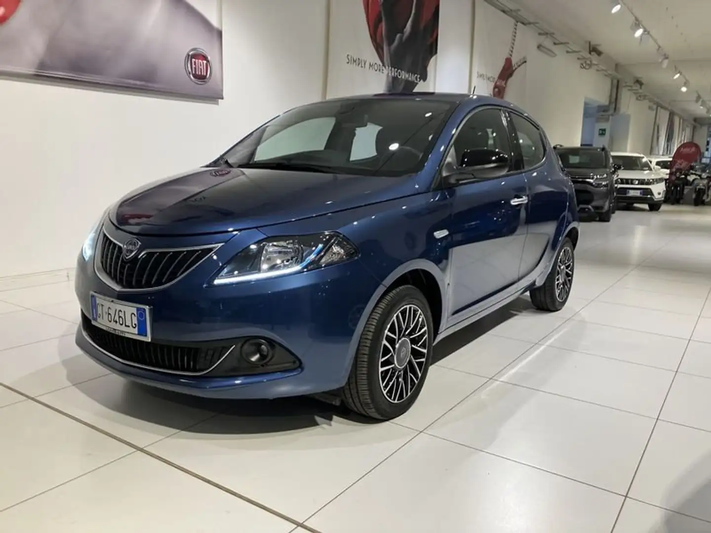 Lancia Ypsilon 1.0 FireFly 5 porte S&S Hybryd Gold Blu/Azzurro - 1