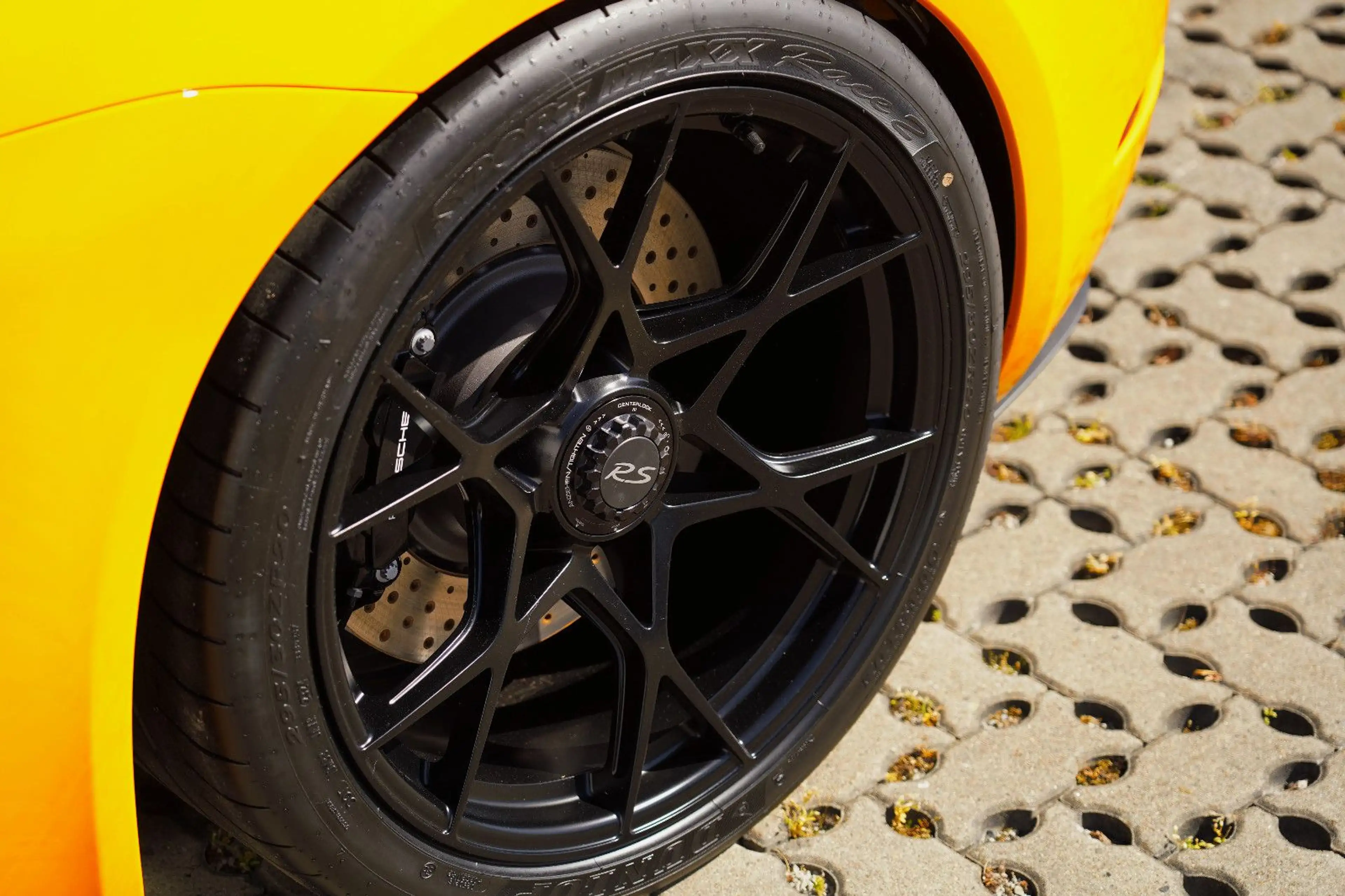 Porsche Boxster Spyder RS -PTS signalgelb-Weissach-Lift-neu ! — photo 10