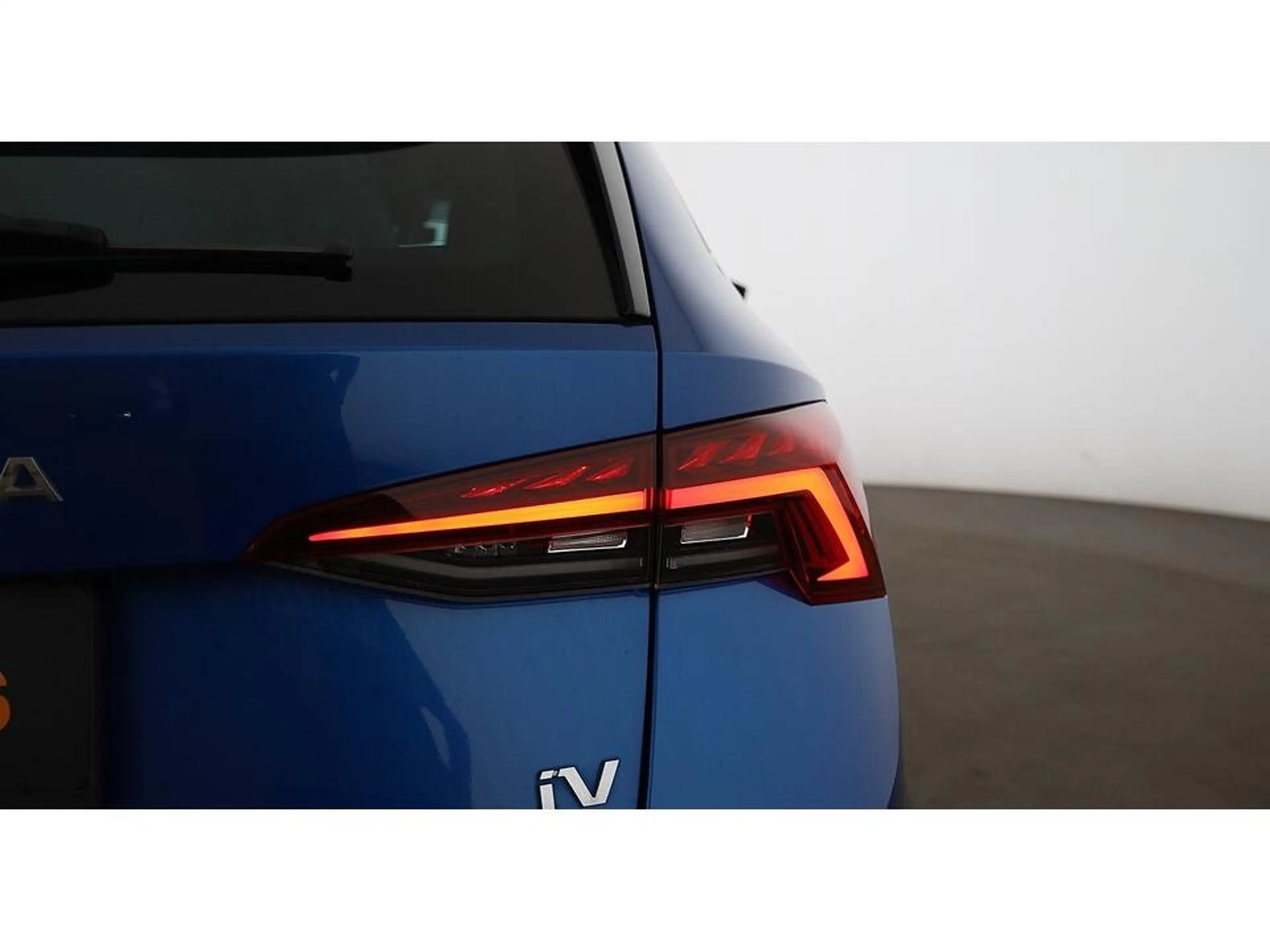 Skoda Octavia Combi 1.4 TSI Style iV Aut MATRIX HEAD-UP — photo 9