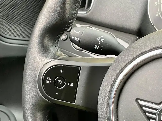 Mini Cooper Cooper view 13