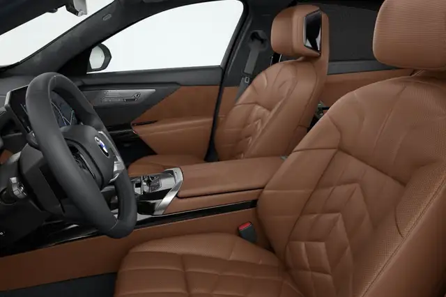 BMW I7 view 4