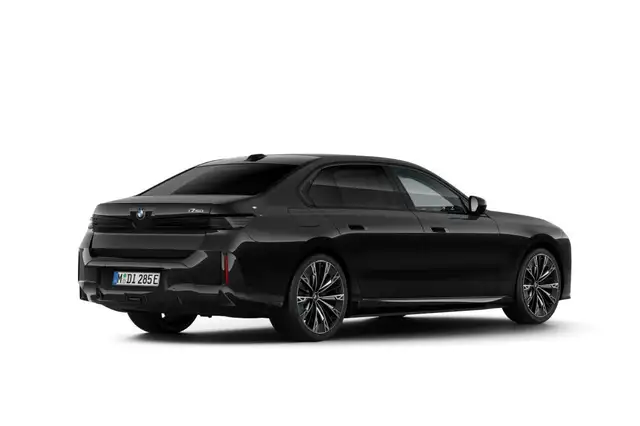 BMW I7 view 2