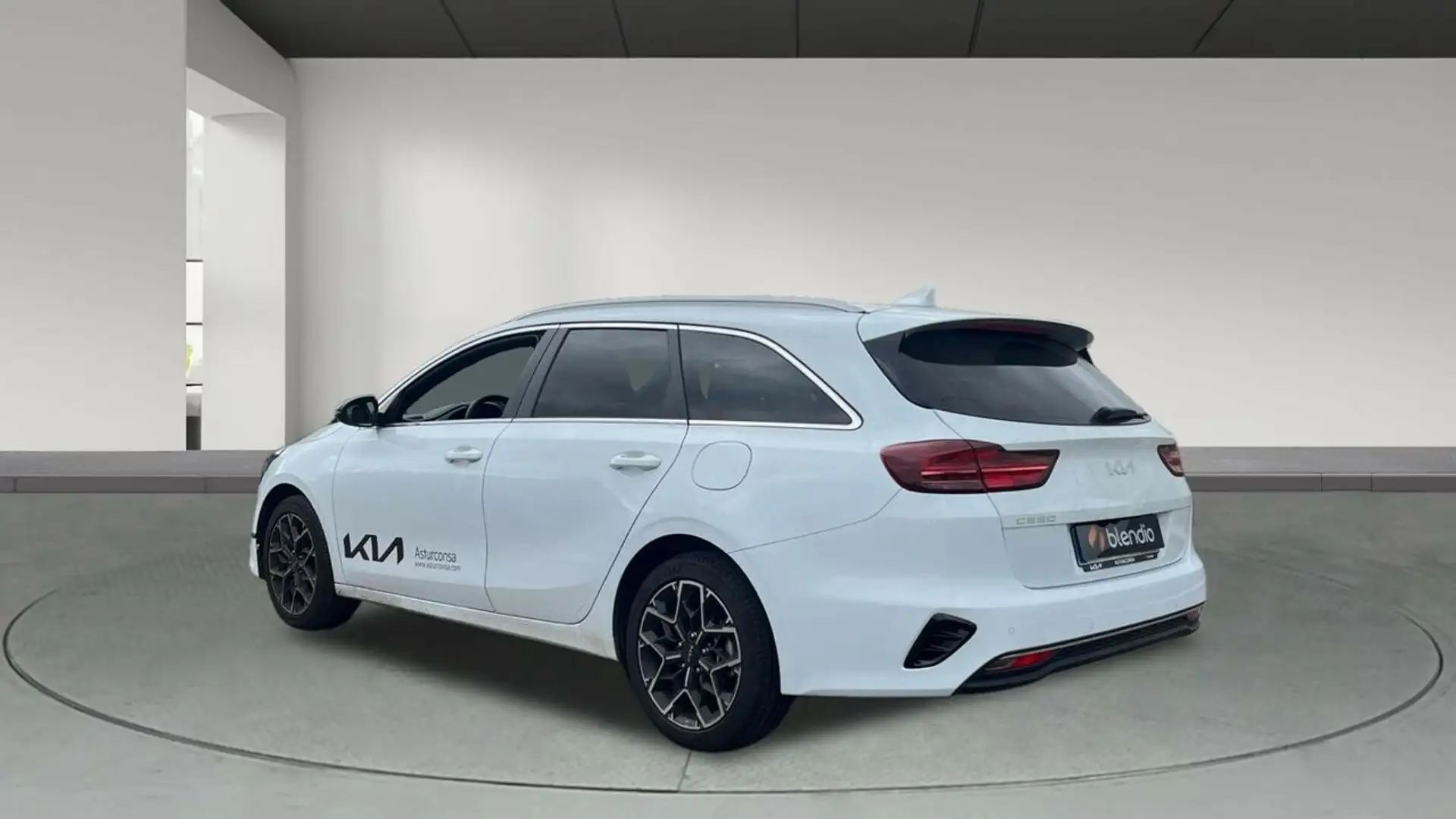 Kia 1.0 T-GDI 88KW TECH TOURER 120 5P Blanc - 2