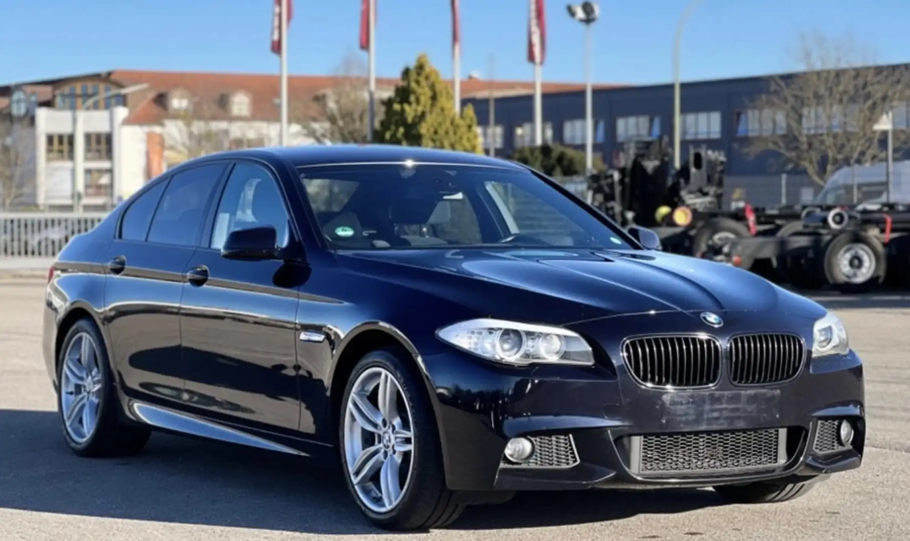 BMW 520 520d M-Paket Schwarz - 1