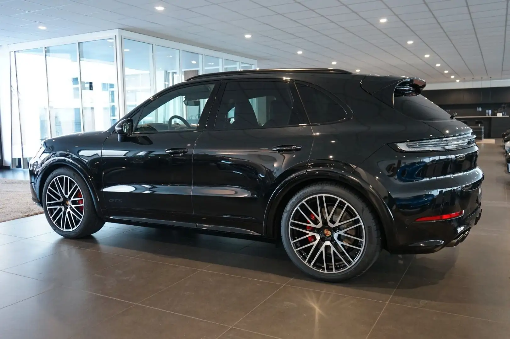 Porsche Cayenne GTS | Pano | SportDesign | Carbon | 22" Schwarz - 2