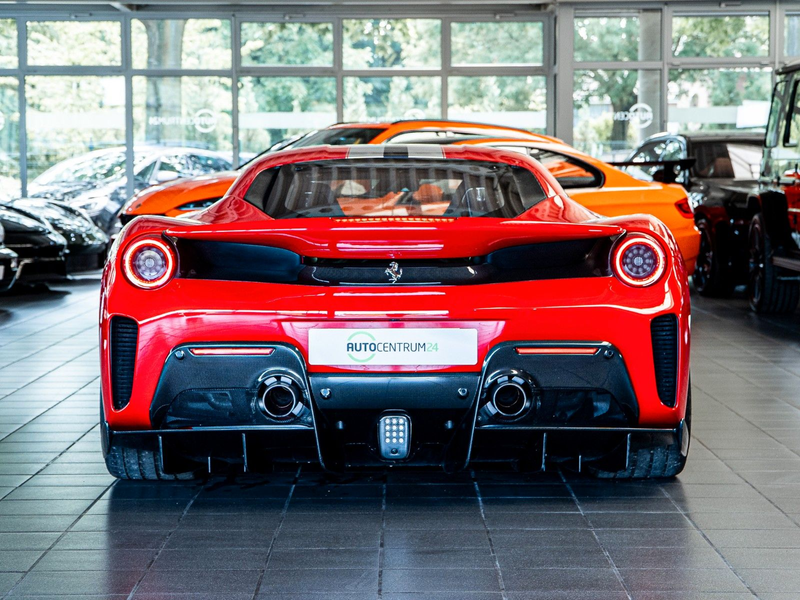 Ferrari 488 — photo 10