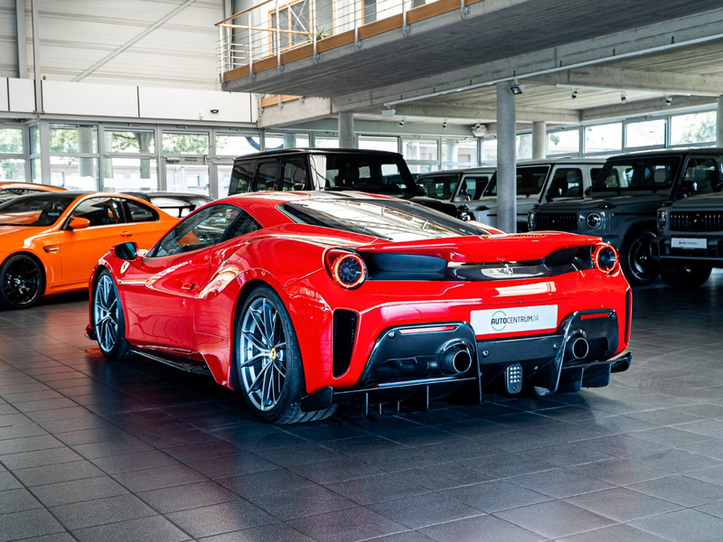 Ferrari 488 — photo 9