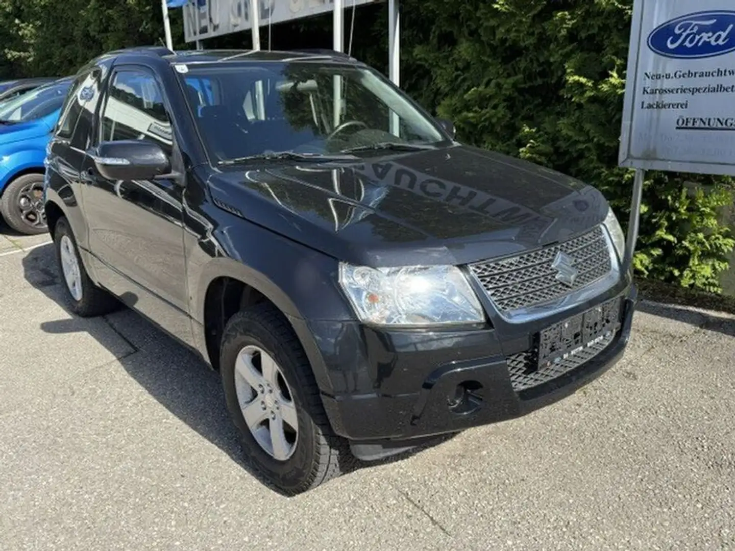 Suzuki Grand Vitara Grand 1,6 special Schwarz - 1