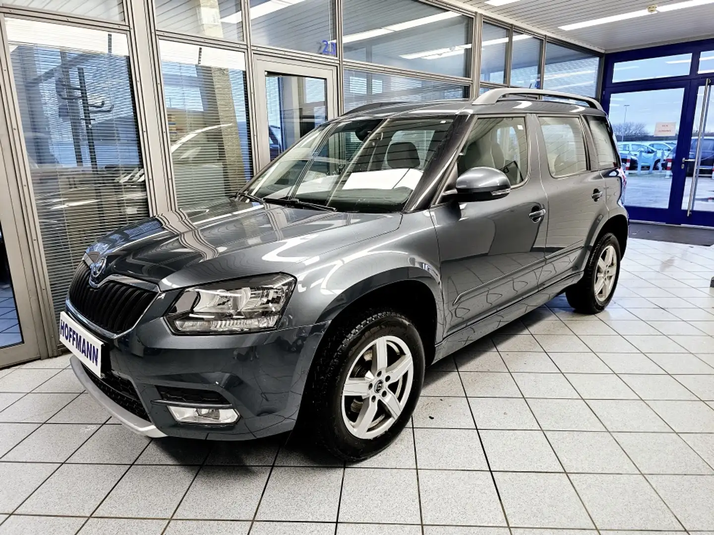 Skoda Yeti Style Klimaautomatik,Sitzheizung,PDC,Alu Grijs - 2
