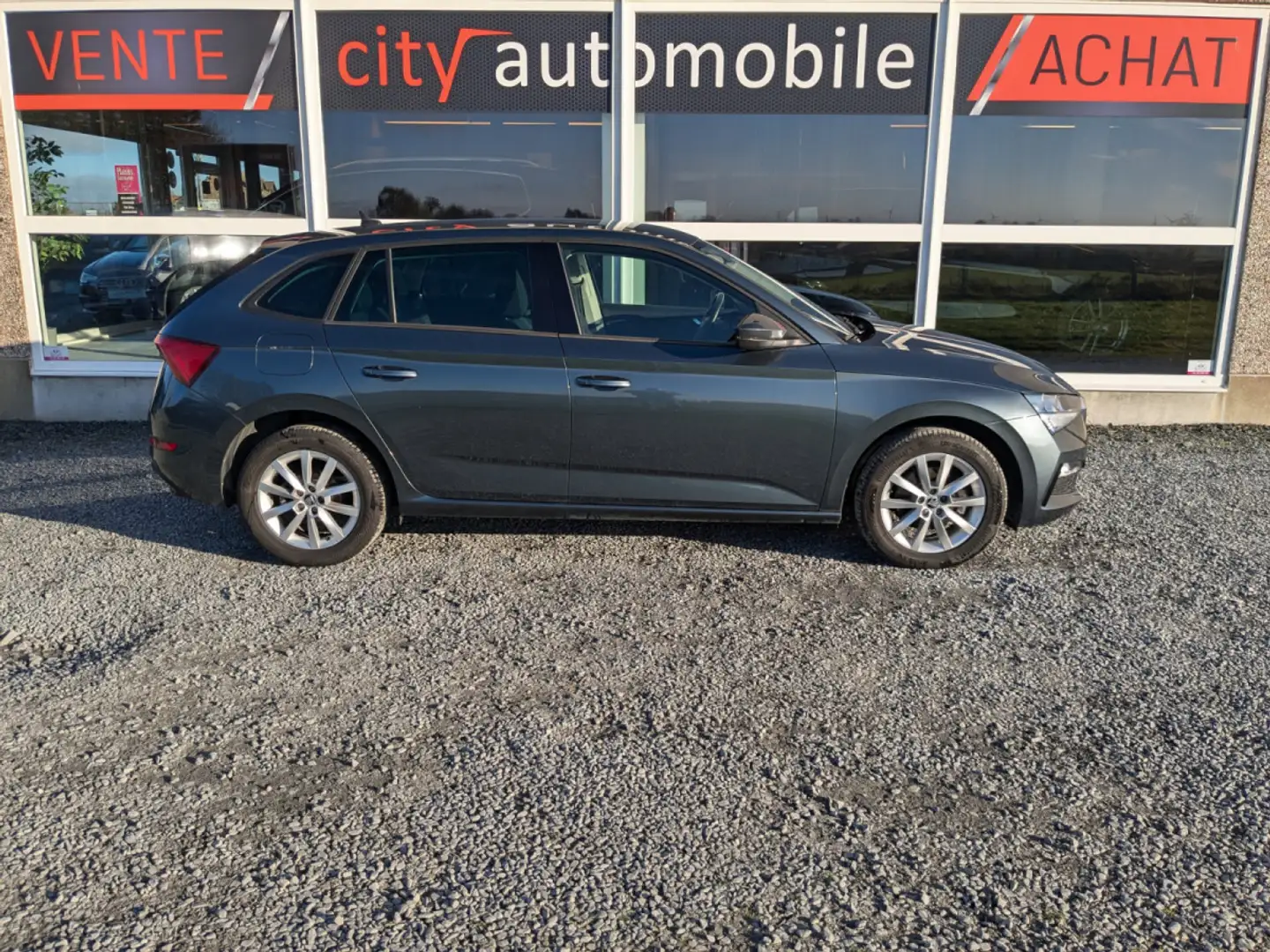 Skoda Scala 1.6 TDI DSG CARPLAY GPS APS AV+ARR SIEGES CHAUFF Gris - 2