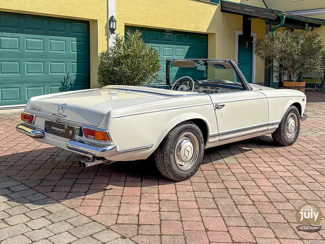Mercedes-Benz SL 230 Pagode | 1967 | Motorrevision | Hardtop Ansicht 9
