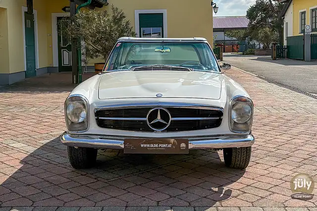 Mercedes-Benz SL 230 Pagode | 1967 | Motorrevision | Hardtop Ansicht 2
