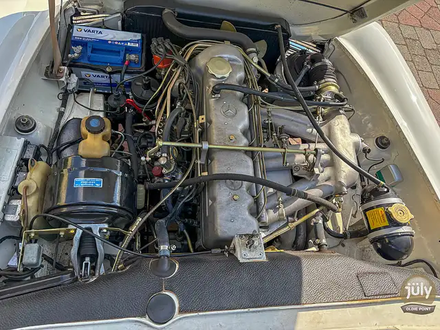Mercedes-Benz SL 230 Pagode | 1967 | Motorrevision | Hardtop Ansicht 17
