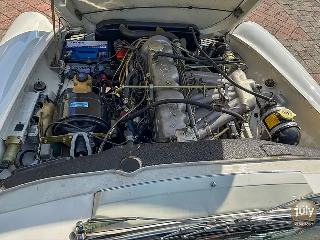 Mercedes-Benz SL 230 Pagode | 1967 | Motorrevision | Hardtop Ansicht 16