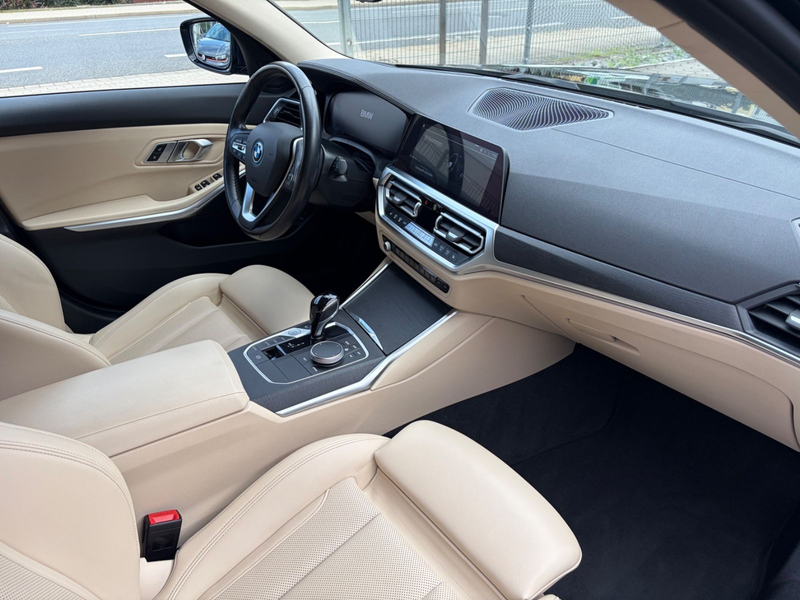 BMW 320 e Touring Luxury Line*Laser*Key*HuD*19` — photo 9
