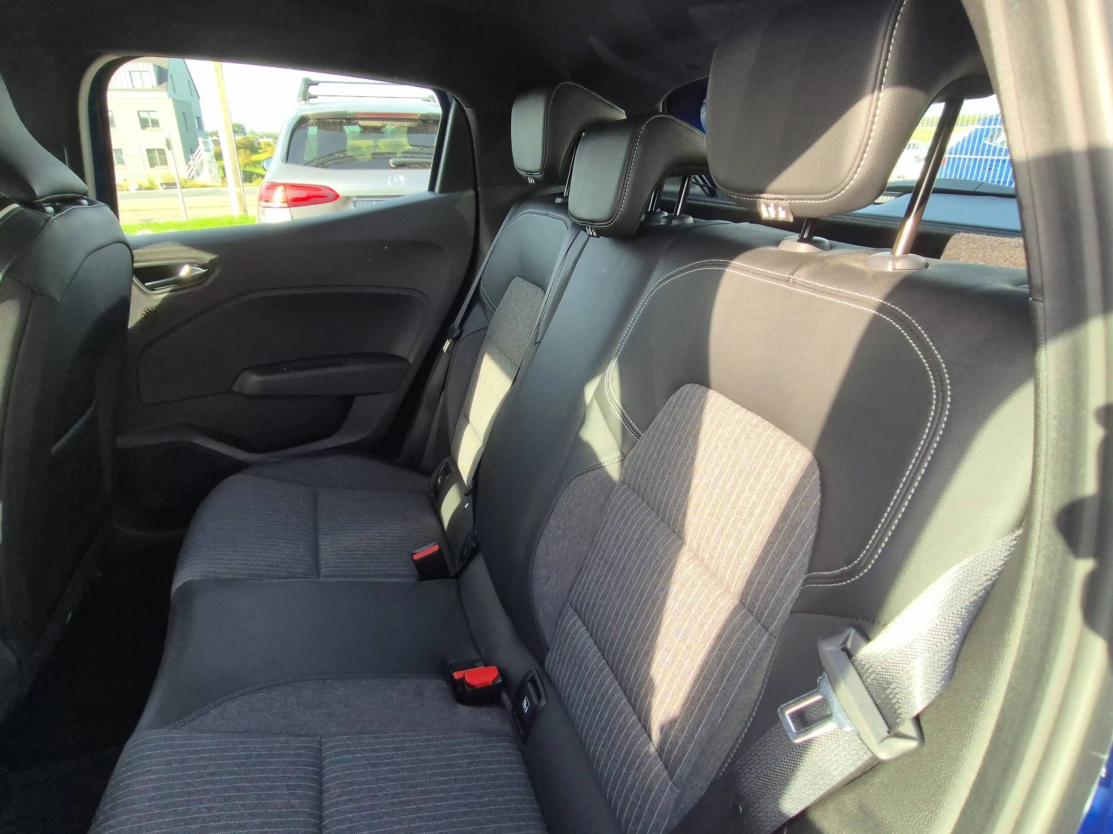 Renault Clio Clio 1.0 TCe Intens X-Tronic GPF (EU6D) — photo 8