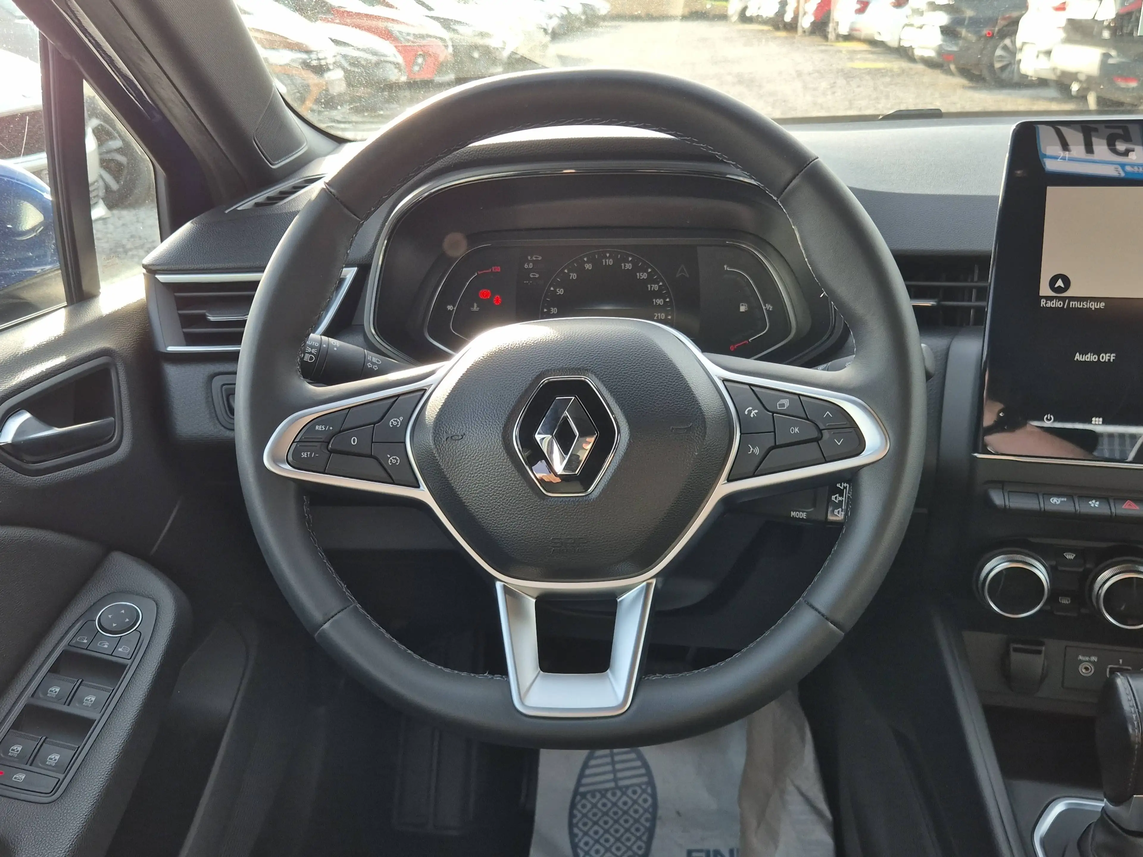 Renault Clio Clio 1.0 TCe Intens X-Tronic GPF (EU6D) — photo 10