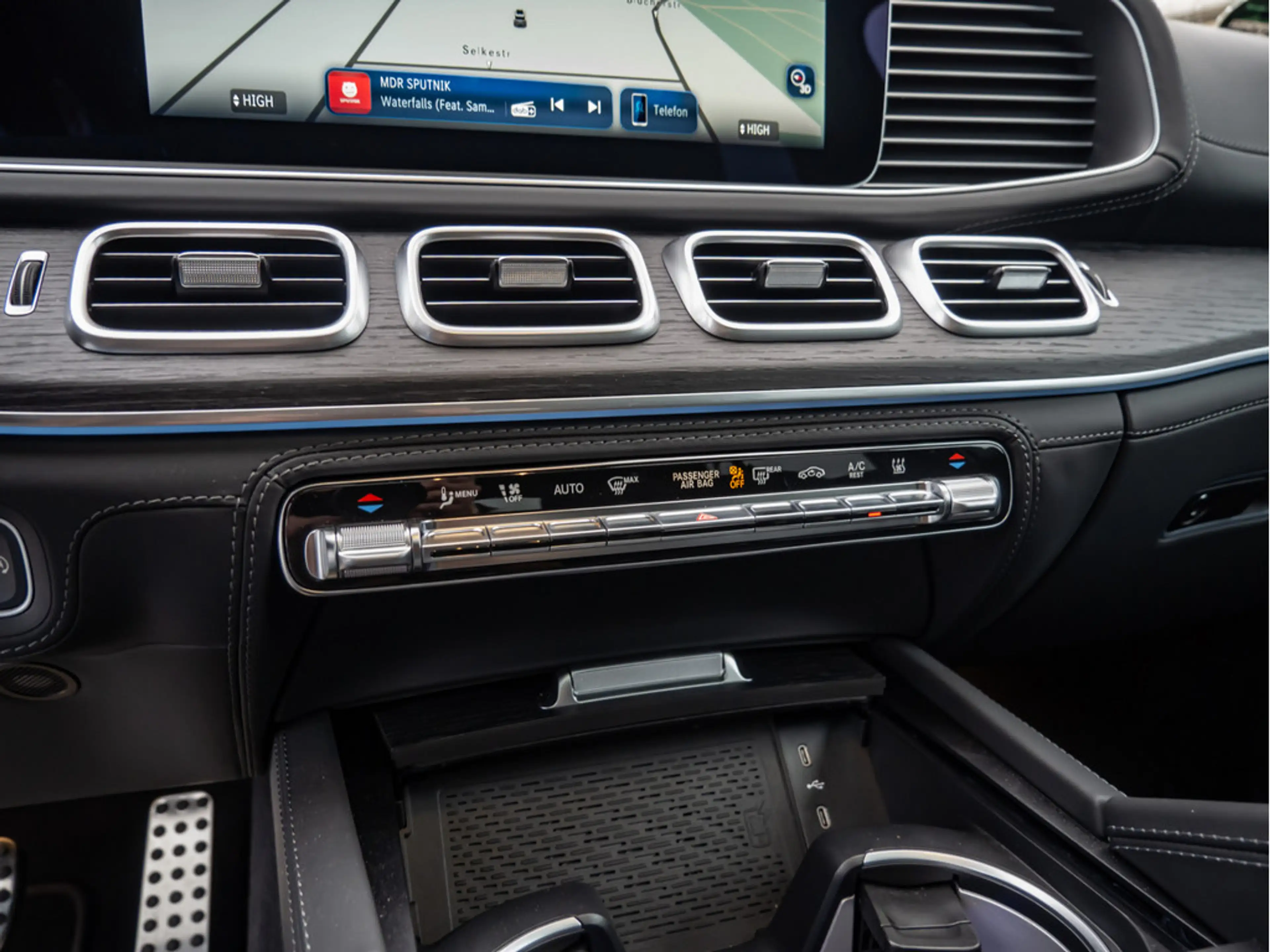 Mercedes-Benz G LE 63 S AMG 4Matic+ STANDHZ LED PANO 360° — photo 15