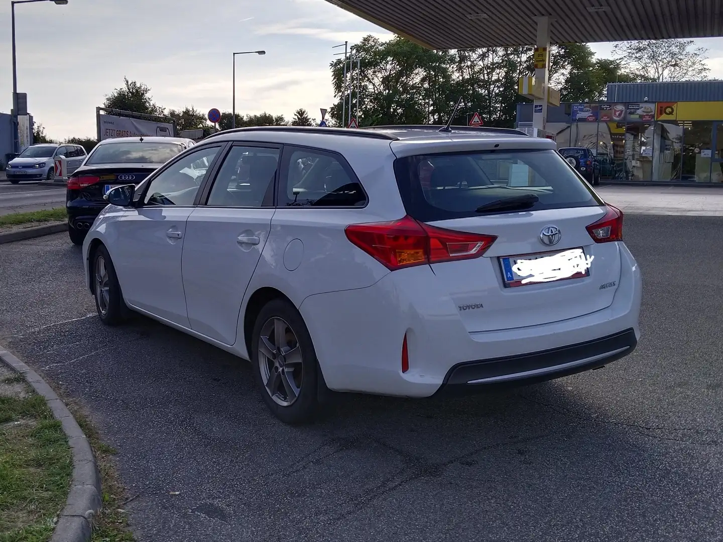 Toyota Auris Auris TS 1,33 dVVT-i Touring Sports Weiß - 2