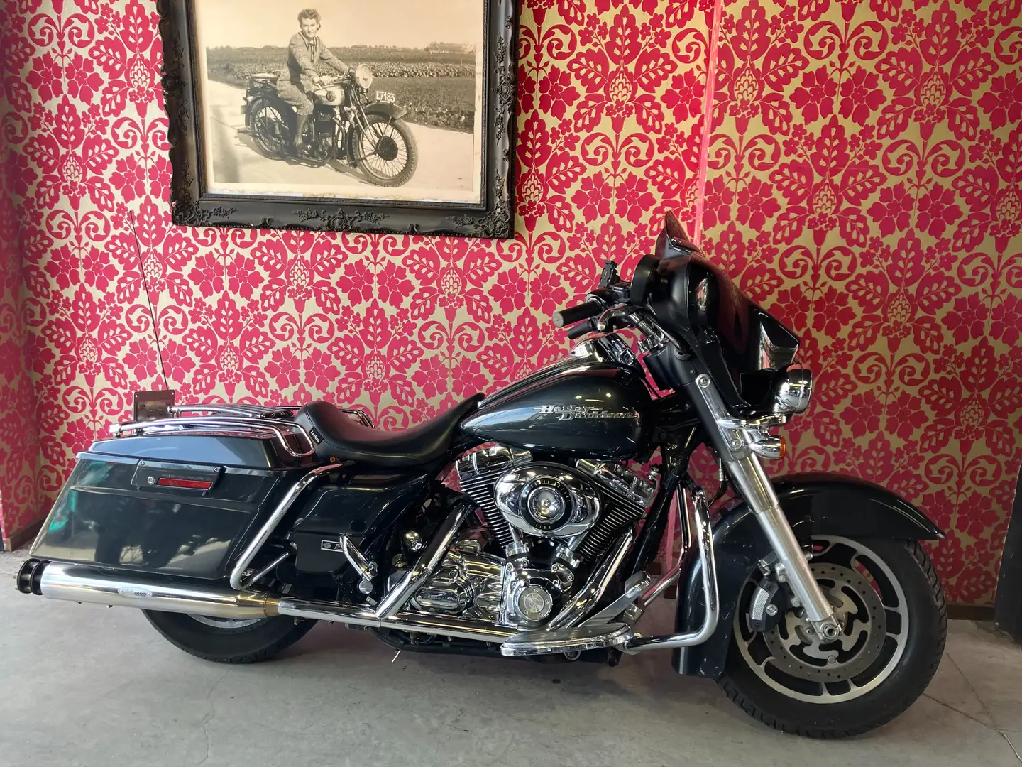 Harley-Davidson Street Glide Fekete - 1