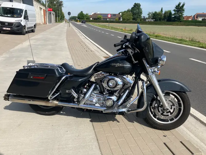 Harley-Davidson Street Glide - foto 3