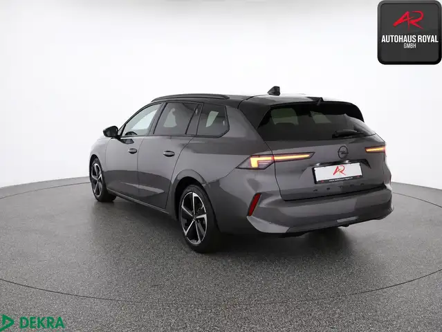Opel Astra view 3