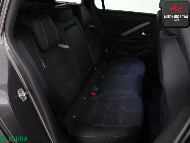 Opel Astra view 13