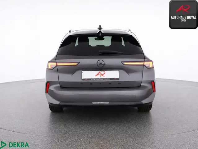 Opel Astra view 4
