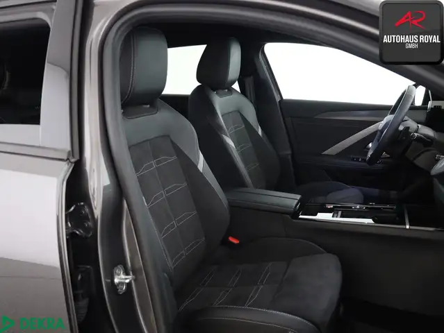 Opel Astra view 11